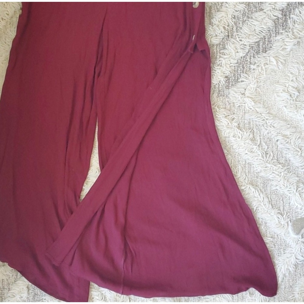 Entro Wide-Leg High-Waist Button Front Pants in Burgundy - Picture 7 of 8
